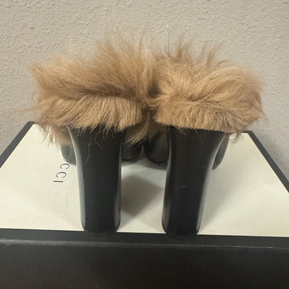 Gucci Black Mules with Tan Fur Accent - Picture 3 of 11